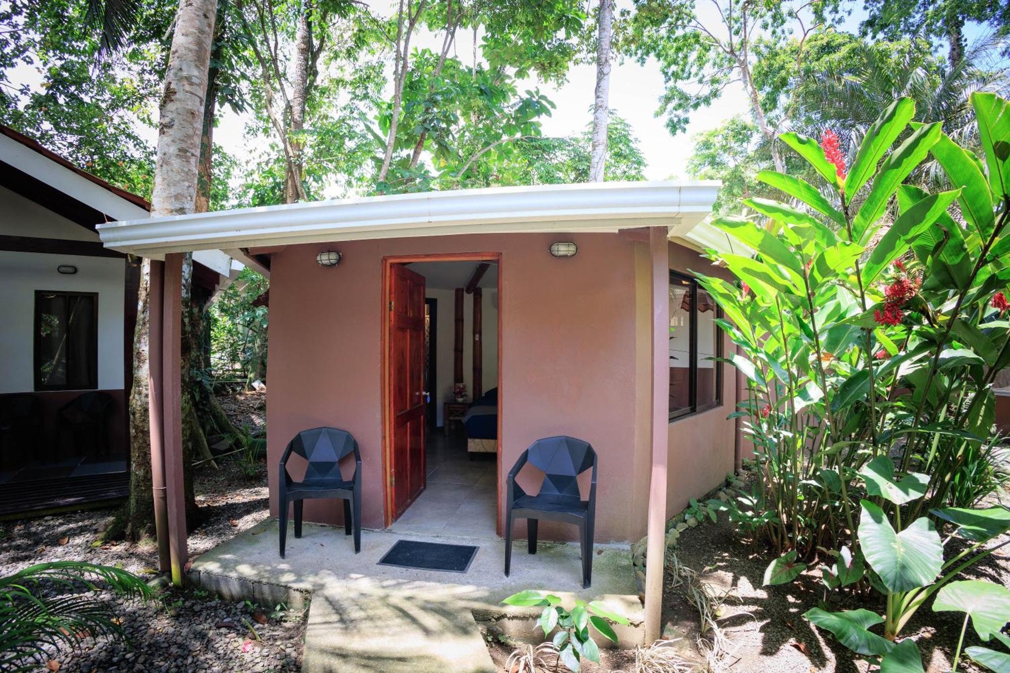 Hotel Bambutel Cocles Puerto Viejo de Talamanca Exterior foto